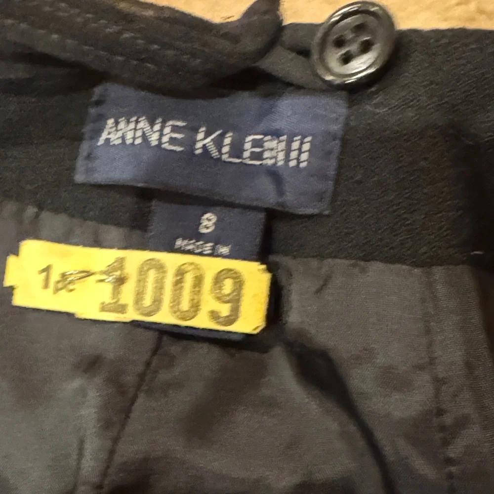 Anne Klein Black Pencil Skirt with Floral Design - Picture 2 of 4